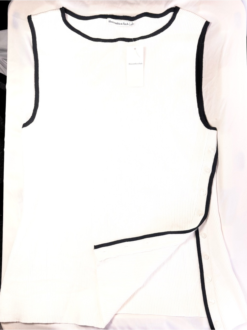 Abercrombie & Fitch Cream Sleeveless Sweater Tank with Black Trim MSRP $60 - Picture 5 of 5